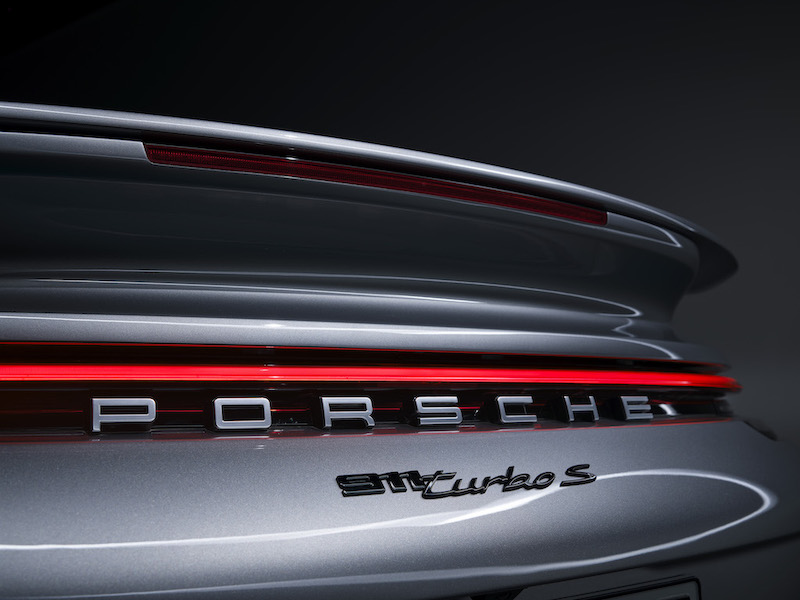 Porsche 911 turbo S : Perfectly controlled power that has you aching to release the beast