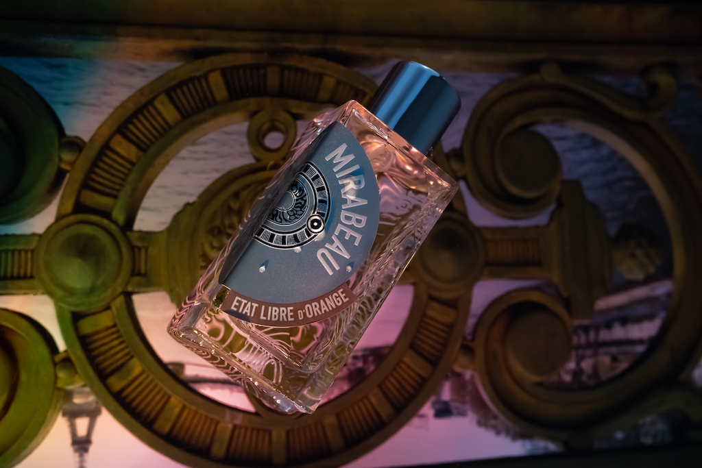 Sous le Pont Mirabeau: The Essence of Parisian Elegance Captured in a Fragrance