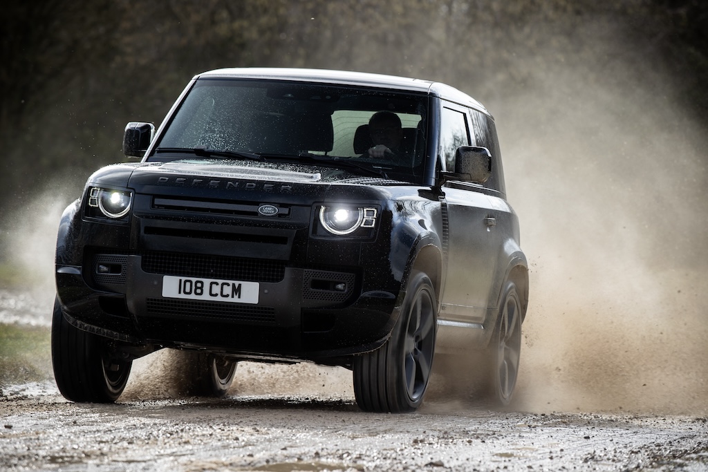 Land Rover Defender 90 V8 : Power unleashed