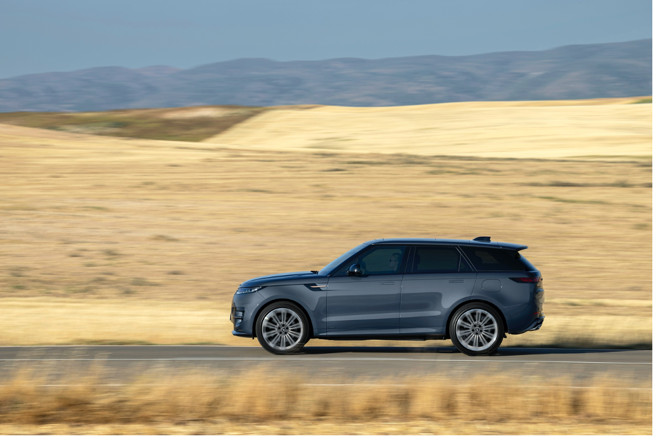 Range Rover Sport P550e Autobiography: The Elegance of the Autobiography Model