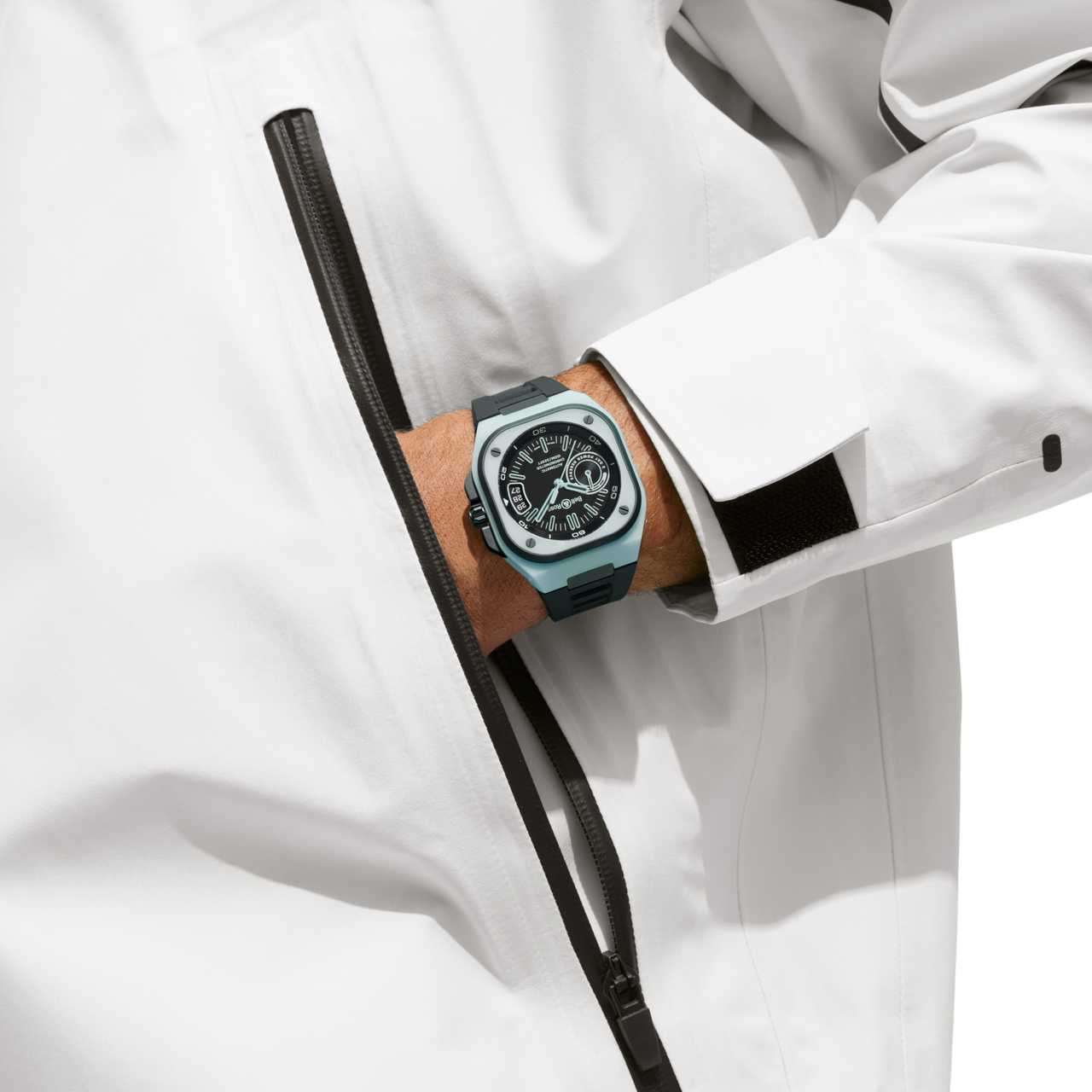 BR-X5 Blue Lum: Blue in The Spotlight