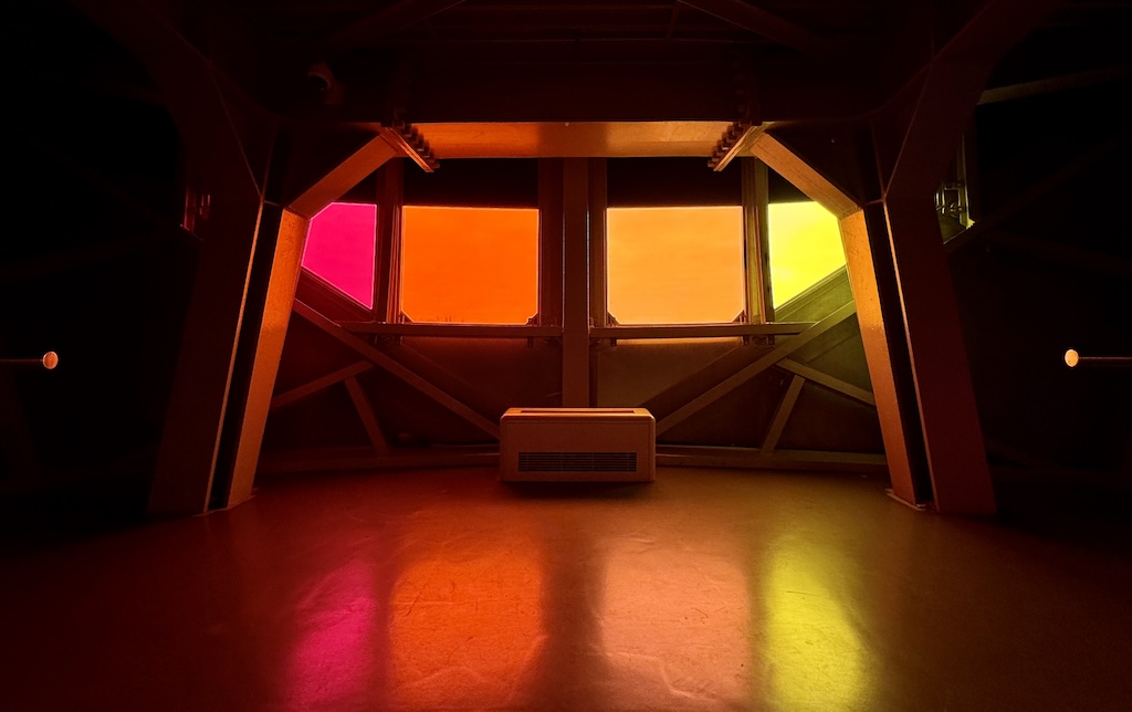 Echoes of Light: A Stellar Journey at the Atomium