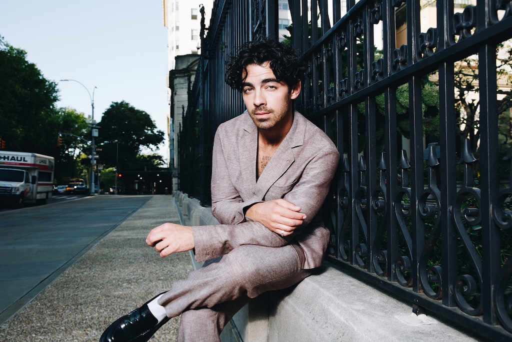 Escape in Style: Scotch & Soda’s SS25 Collection is Here