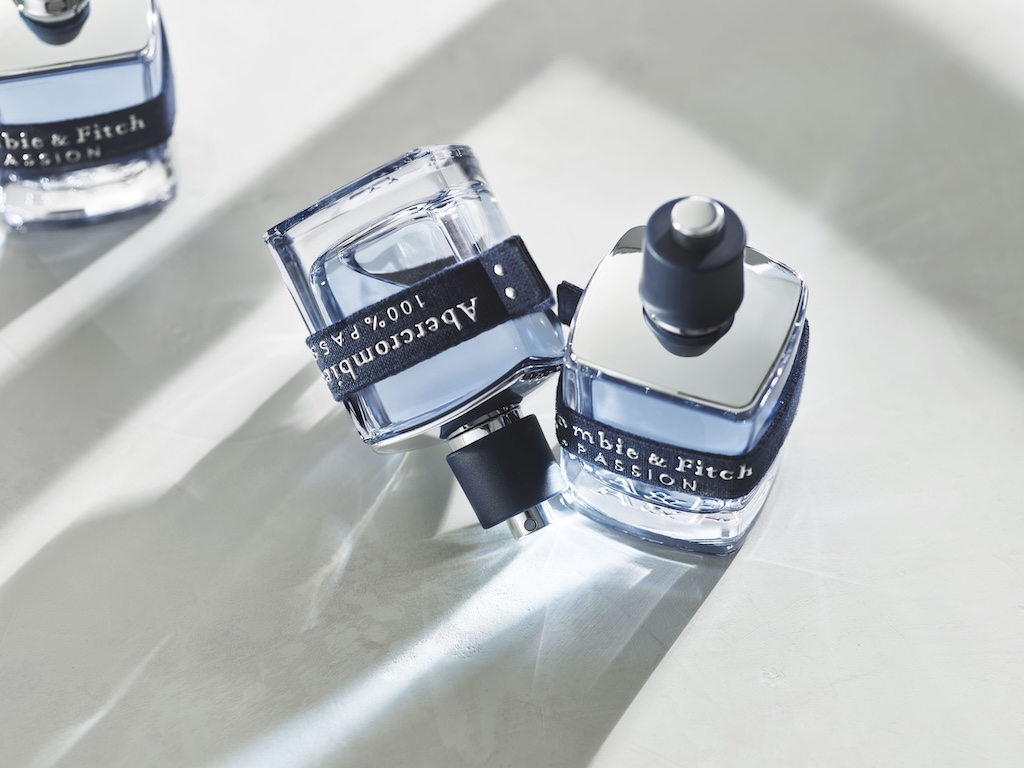 Abercrombie & Fitch  100% PASSION: A New Scent of Masculinity