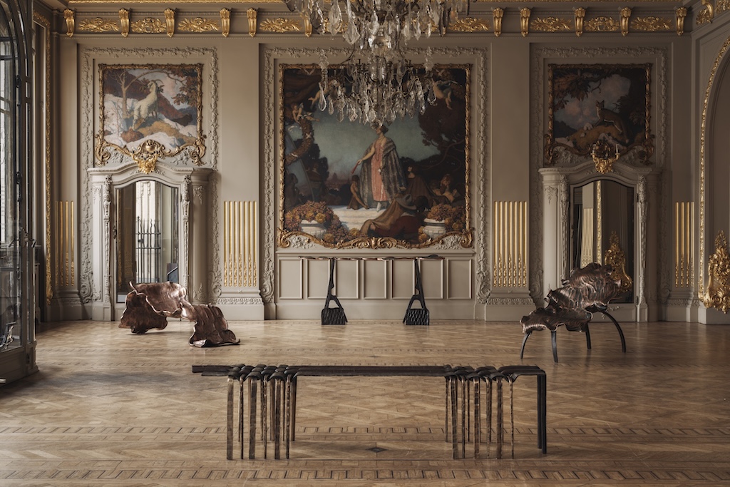 Objects With Narratives: Where the Hand Thinks