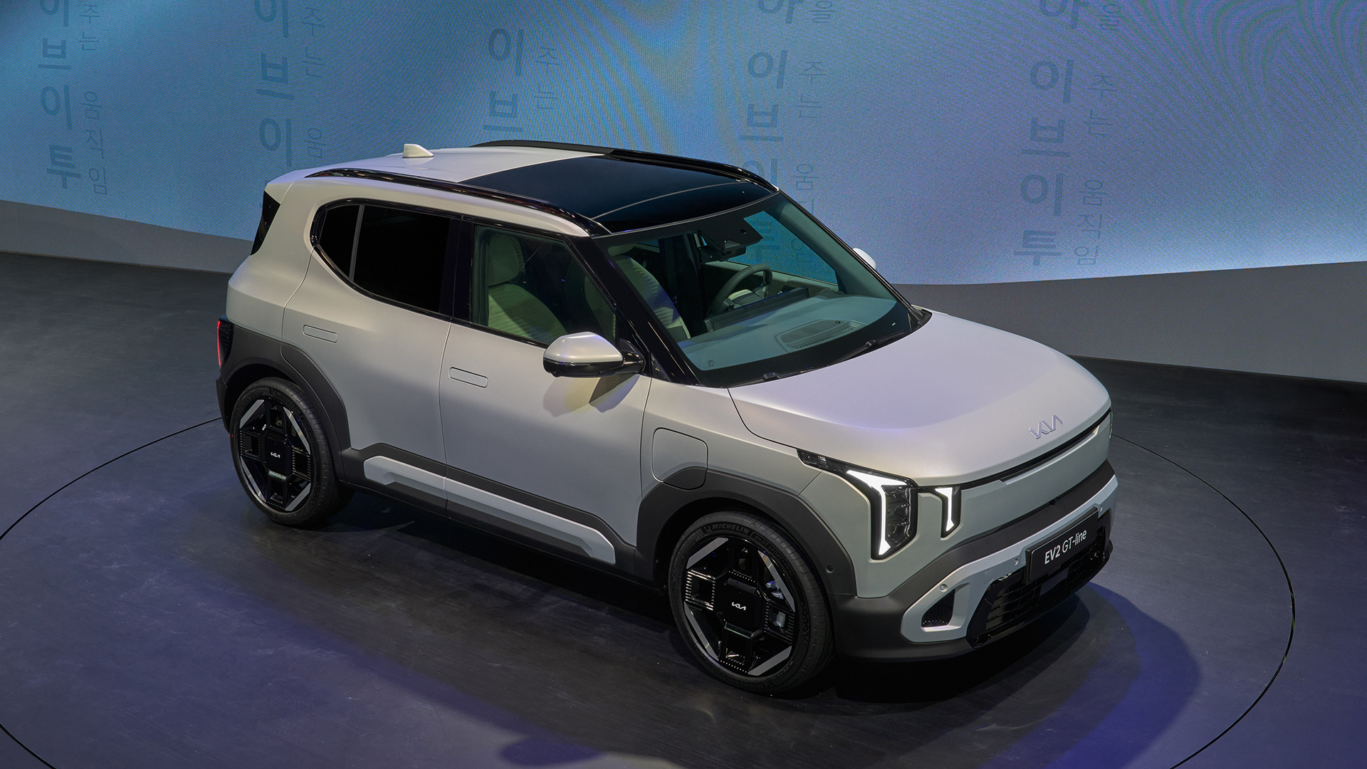 Kia continues its offensive at the Brussels Motor Show with the EV2 and three new GT versions